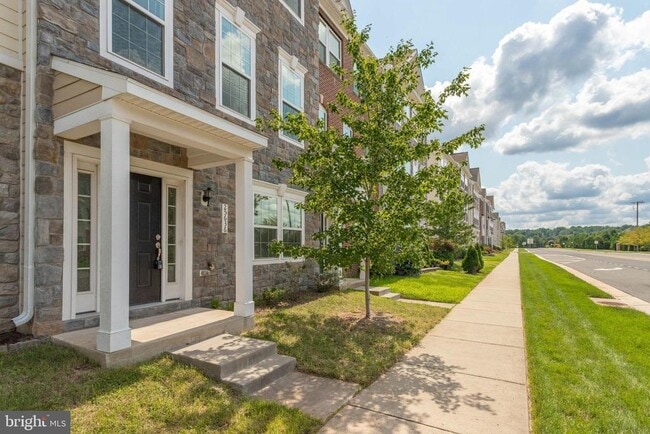 Building Photo - 25636 Pleasant Valley Rd