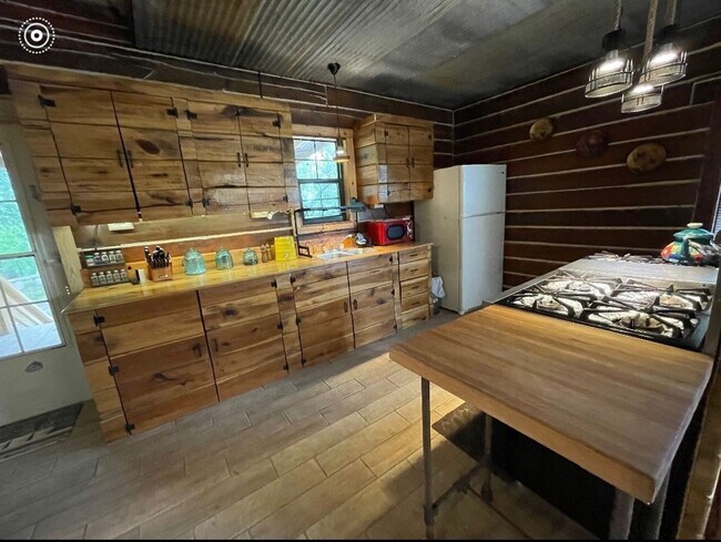 Building Photo - Charming 3BR House in Sandia