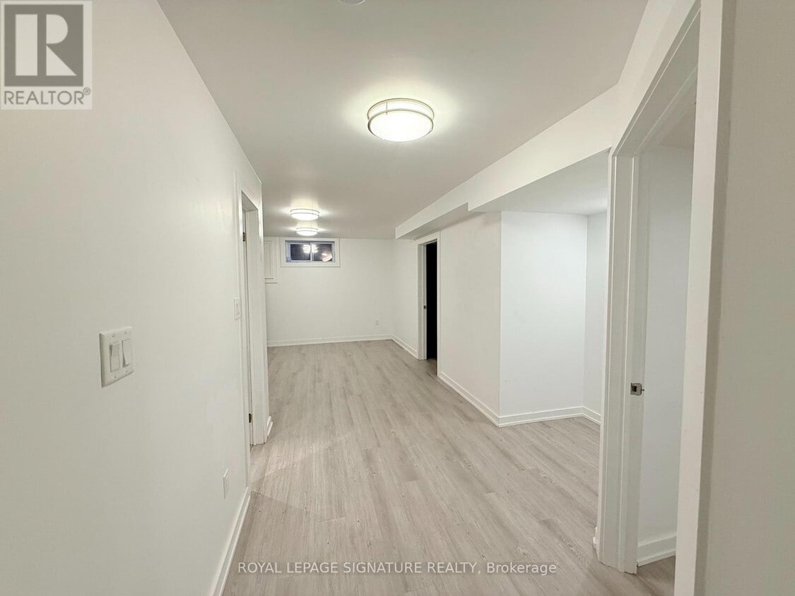 Primary Photo - 38 Burnhamthorpe Rd W