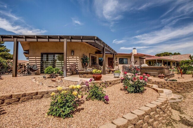 Building Photo - 28039 Fairacres Ln