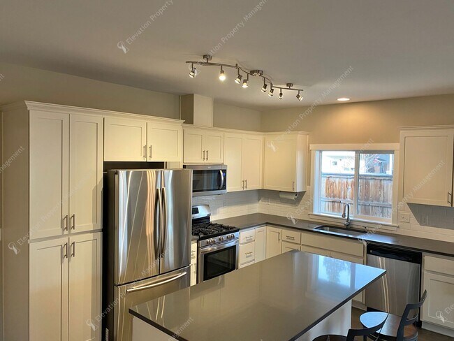 Foto del edificio - Bright Southeast Bend Home Near Canal Trai...