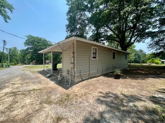 Building Photo - 2307 Willow Springs Rd