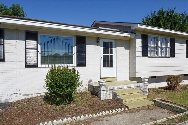 Building Photo - 604 Clifford Ave