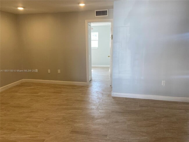 Foto del edificio - 1111 NW 19th Ave