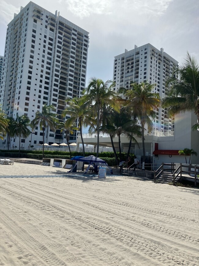 Building Photo - 2401 S Ocean Dr