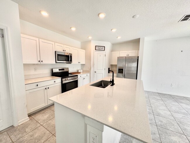 Building Photo - 518 Sea Turtle Ln