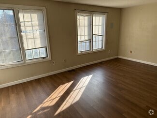 Building Photo - 12 Perley Rd