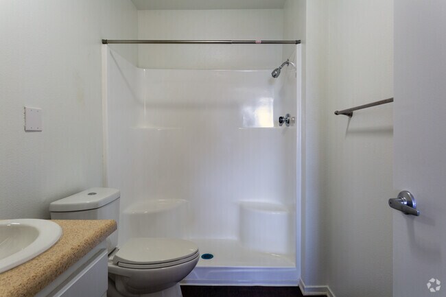 1HAB, 1BA - The Huntington Breeze