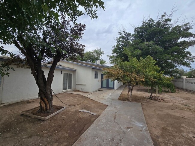 Building Photo - 2115 Perry Rd SW