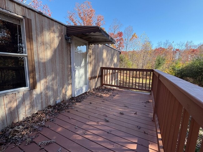 Building Photo - Spacious singlewide on private lot!