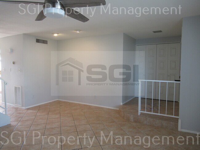 Building Photo - 5969 E Thomas Rd
