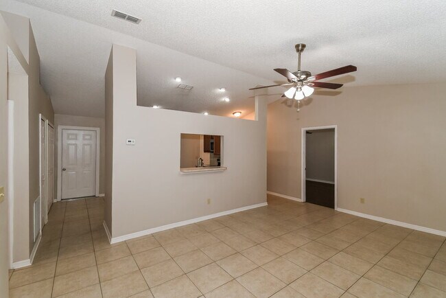 Foto del edificio - 9060 Castle Rock Dr