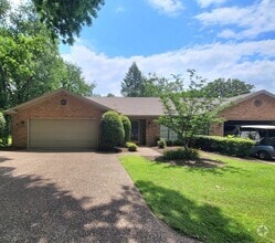 Building Photo - 406 Country Club Ln