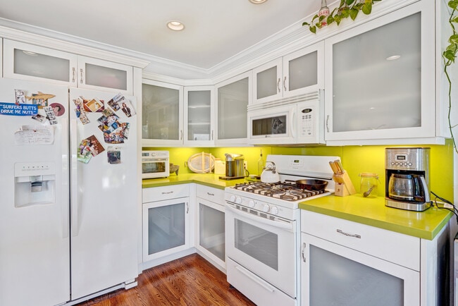 Foto del edificio - 750 Vernon Ave