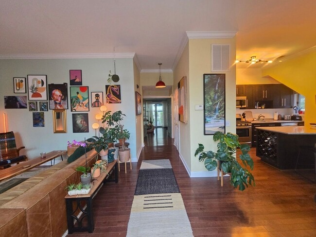 Building Photo - Rare opportunity in prestigious Hiram Square! First floor, condominium with 2-bedrooms & bonus ro...