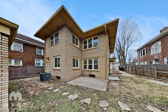 Building Photo - 563 E 37th St