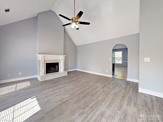 Building Photo - 616 Magnolia Dr