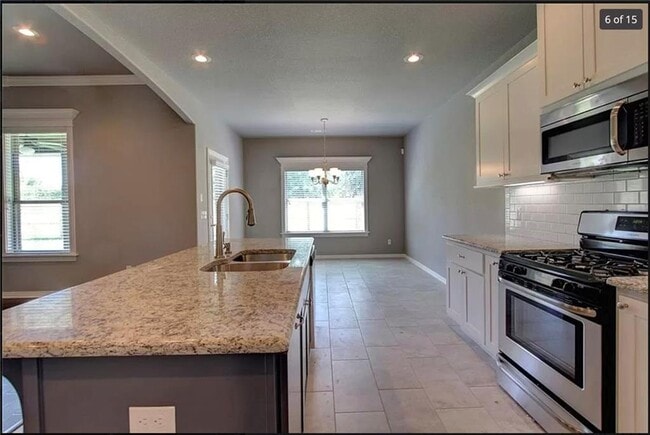 Building Photo - 2901 SW Briar Creek Ave