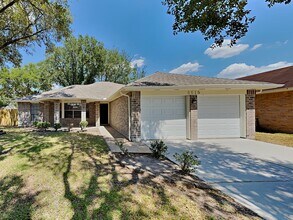 Building Photo - 6610 Bellfield Manor Ln