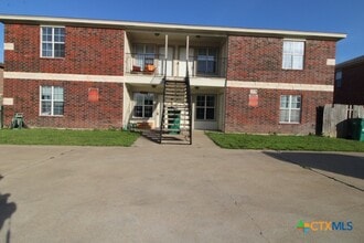 Building Photo - 413 Brittney Way