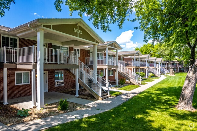 Coffee on the deck? Yes please! - River Ridge Place