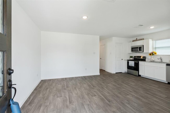 Building Photo - 16462 Valerie Marie Pl