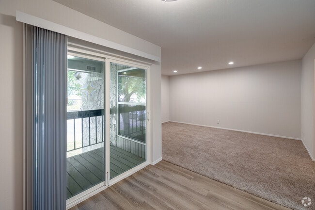 C1 3BR, 2BA - 1100SF - Comedor - Spring Valley Apartments