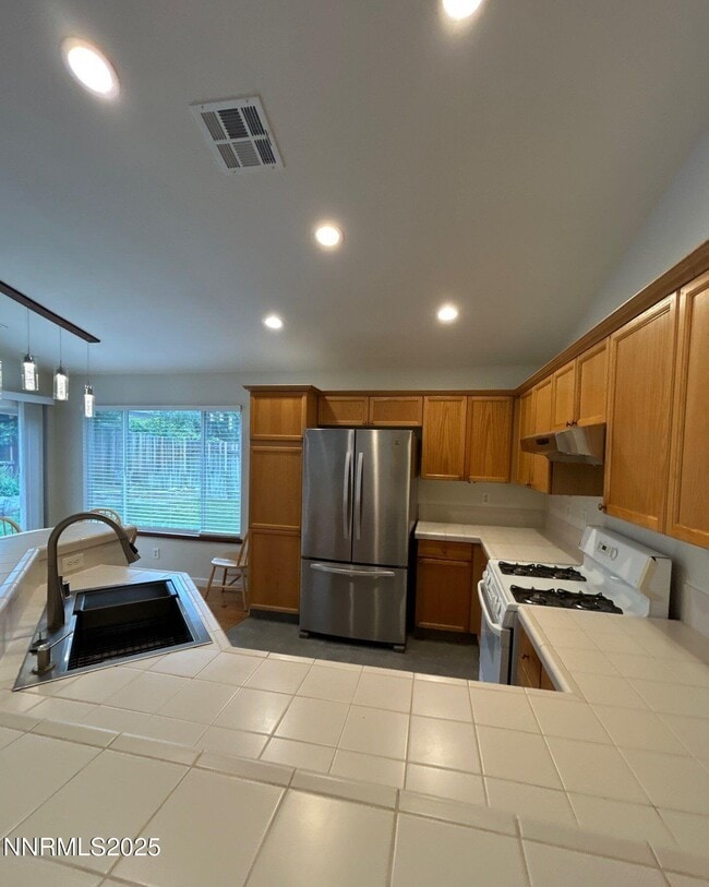 Building Photo - 130 Summerset Dr
