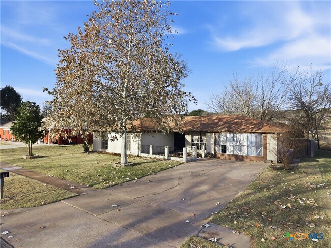 Foto del edificio - 610 Creek St