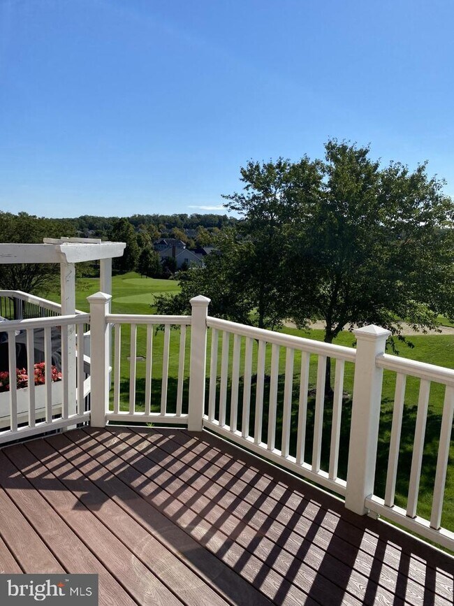 Foto del edificio - 43124 Baltusrol Terrace