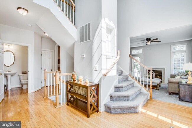 Building Photo - 1000 Hotchkiss Pl
