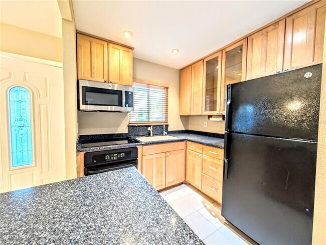 Foto del edificio - 5869 Todd St