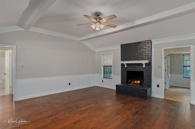 Building Photo - 108 Deerwood Ln