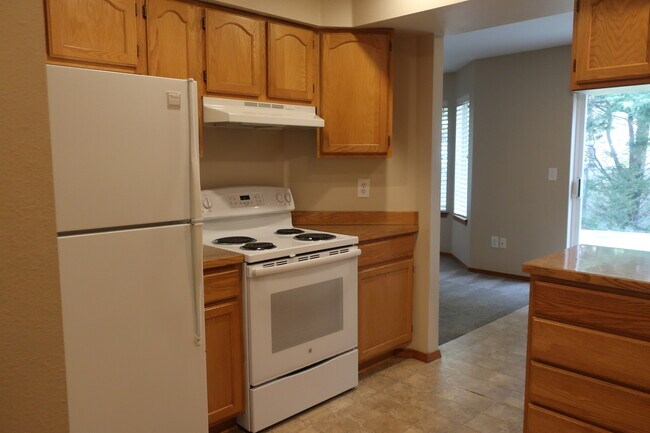 Building Photo - 515 Princeton Ave N