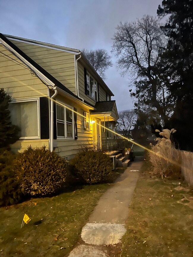 Side of the house - 1071 Van Velsen St