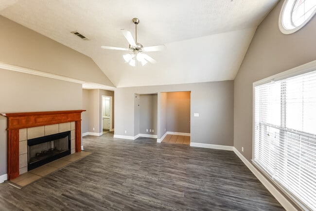 Building Photo - 1812 Aspen Way