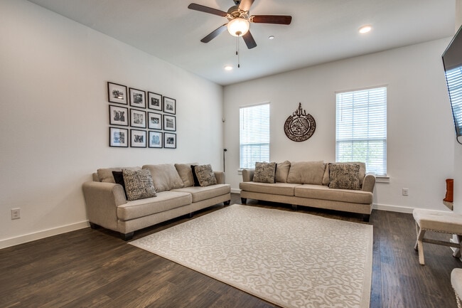 Building Photo - 7223 Switchgrass Rd