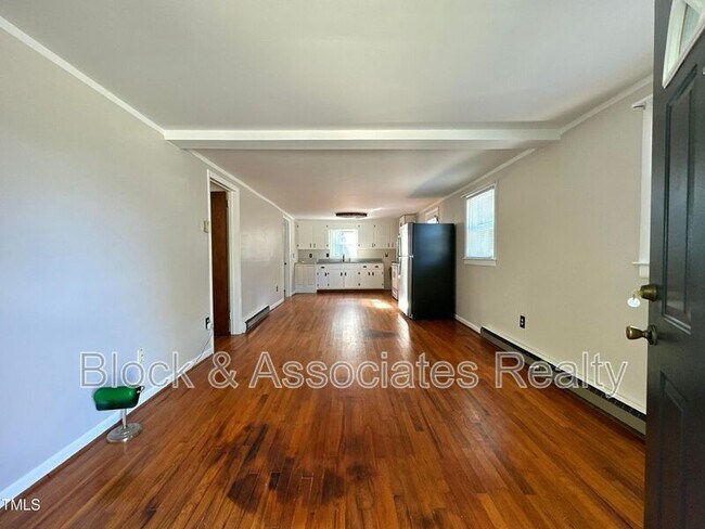 Foto del edificio - 406 S Hughes St