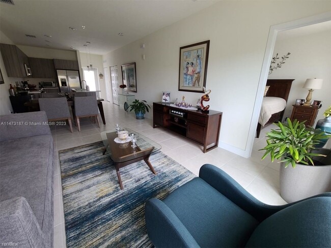Building Photo - 3 br, 2 bath House - 8301 NW 41st St Apt 302