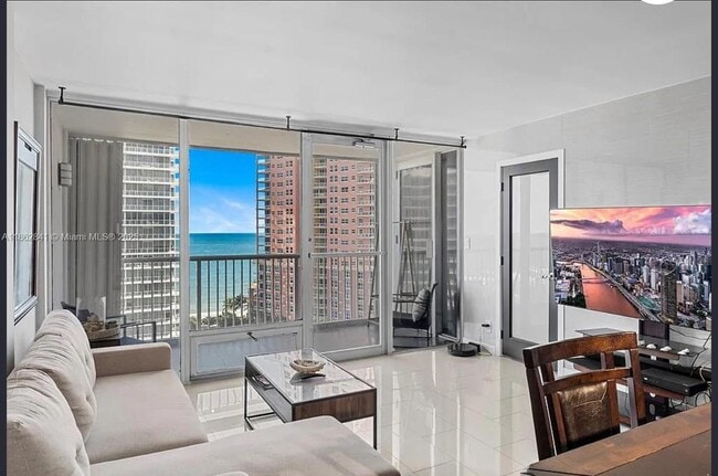 Foto del edificio - 2200 NE 33rd Ave