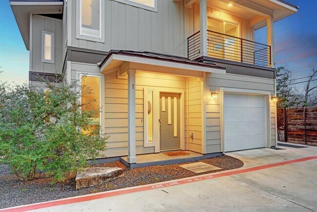 Building Photo - Step into this alluring stand-alone locate...