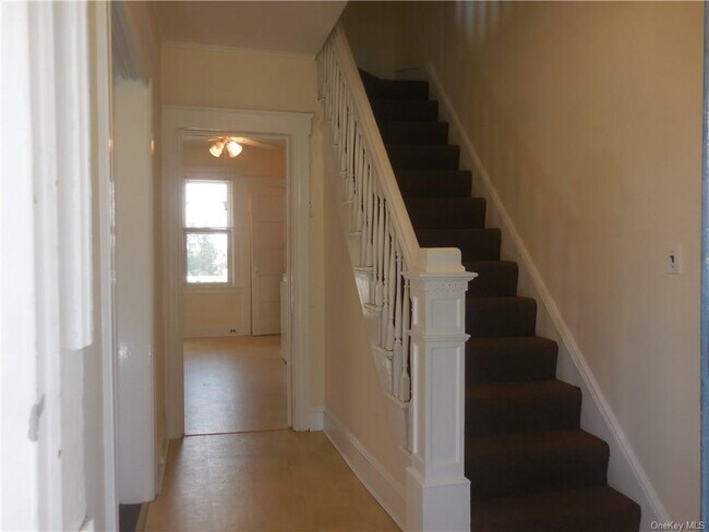 Building Photo - 458 Westchester Ave