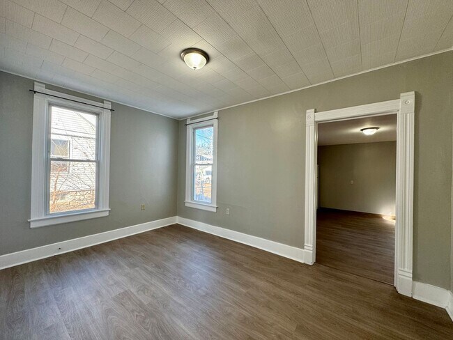 Foto del edificio - 2023 Broadway St