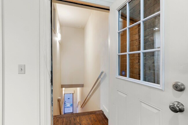 Foto del edificio - 2 bedroom/2 bath unit on MLK!