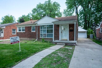 Building Photo - 2631 Woodside St