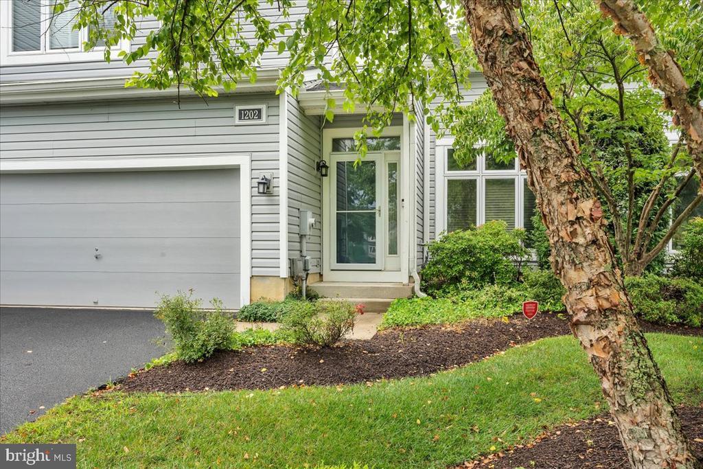 Primary Photo - 1202 Champlain Dr