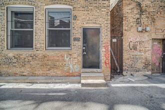 Building Photo - 1225 N Milwaukee Ave