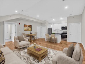 Building Photo - 97 Great Rd