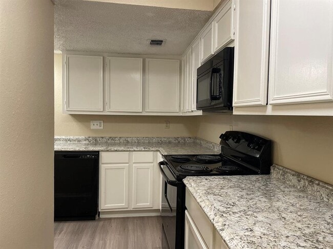 Foto del edificio - 8603 Fathom Cir