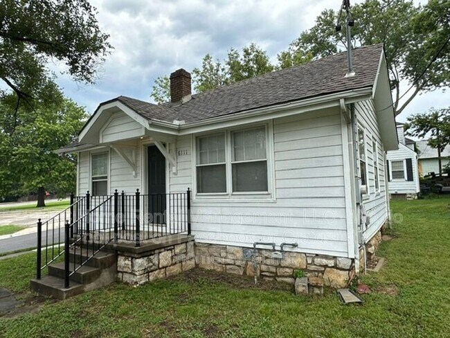 Foto del edificio - 6111 Raytown Rd